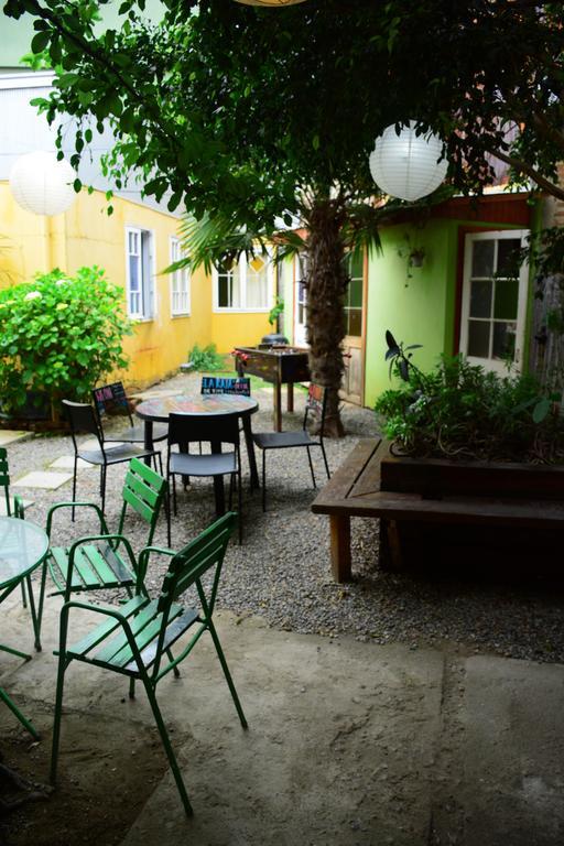 Escarabajo Hostel (Adults Only) บัลปาราอีโซ ภายนอก รูปภาพ